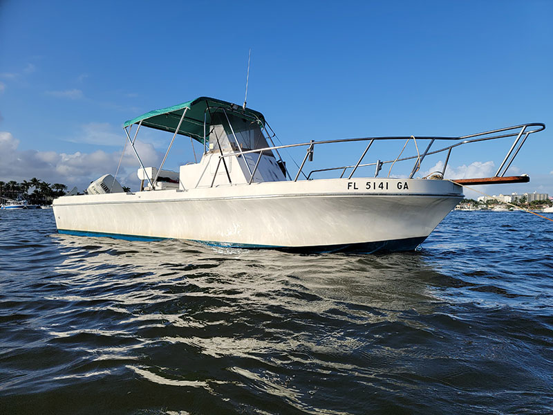 Randy's 24′ GulfStream Deluxe T-CRAFT Boat at the sandbar in Fort Lauderdale T-Craft 24' Gulfstream Center Console Deluxe